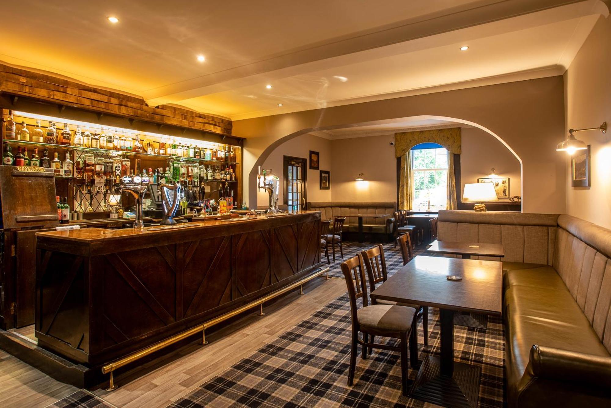 אינרלית'ן Traquair Arms Hotel מראה חיצוני תמונה