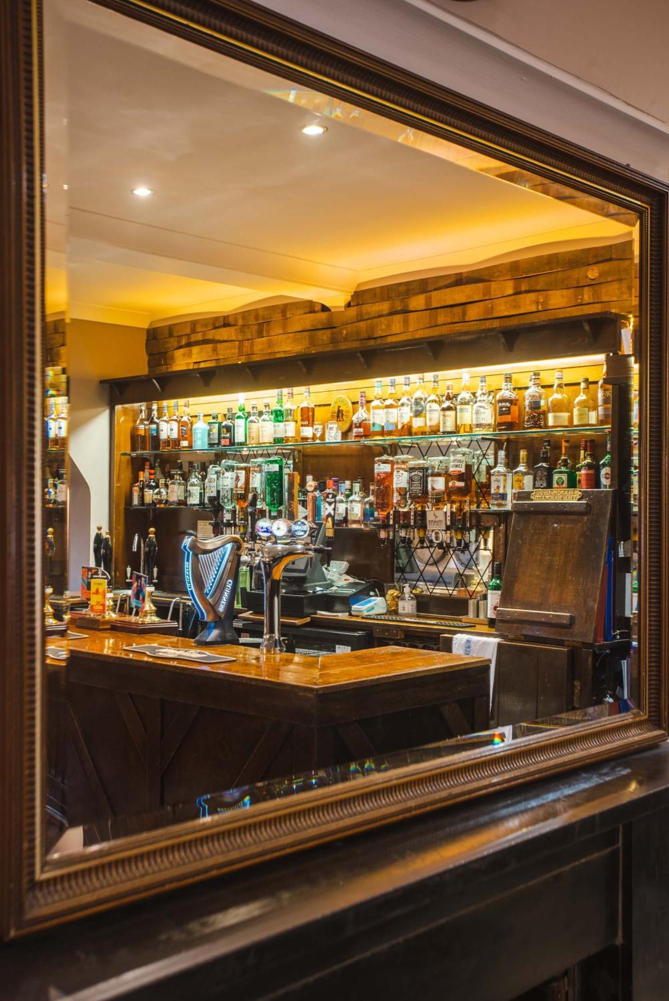 אינרלית'ן Traquair Arms Hotel מראה חיצוני תמונה