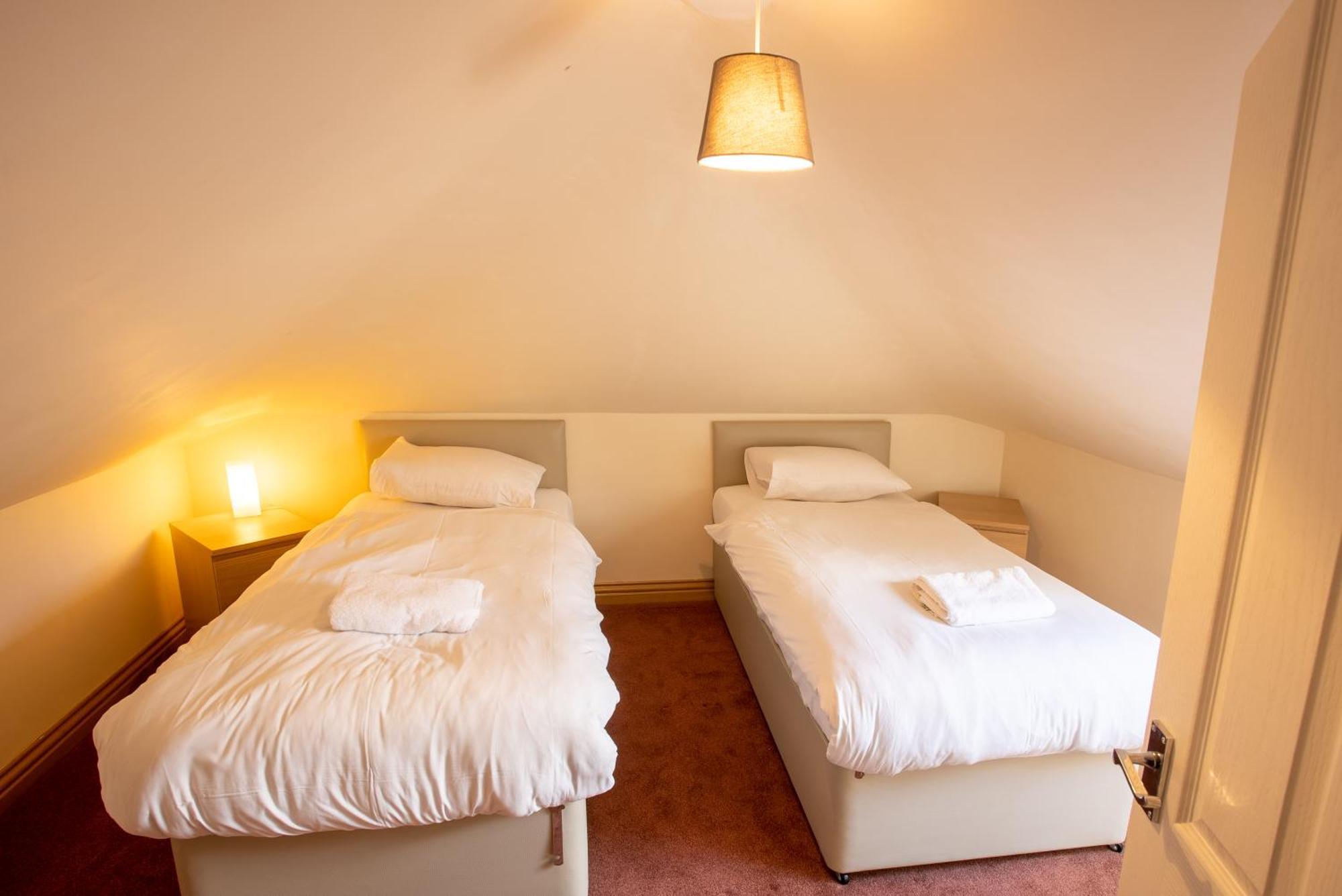 אינרלית'ן Traquair Arms Hotel מראה חיצוני תמונה