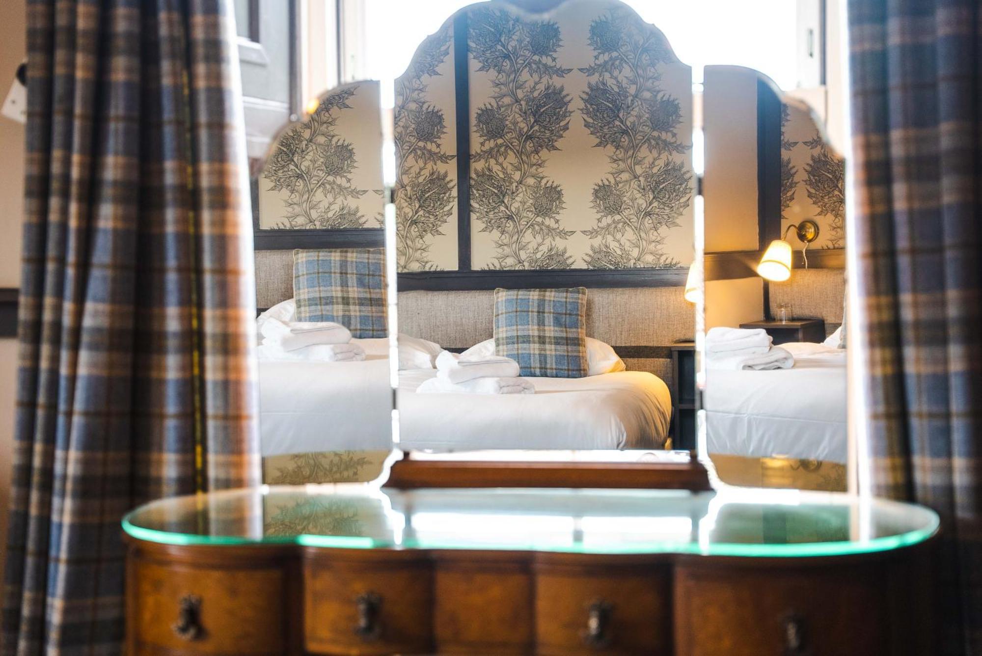 אינרלית'ן Traquair Arms Hotel מראה חיצוני תמונה