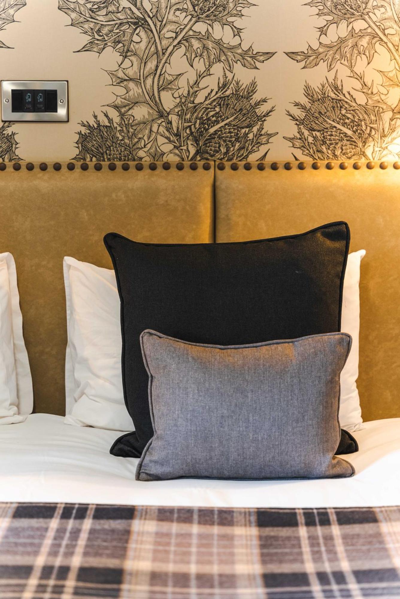אינרלית'ן Traquair Arms Hotel מראה חיצוני תמונה