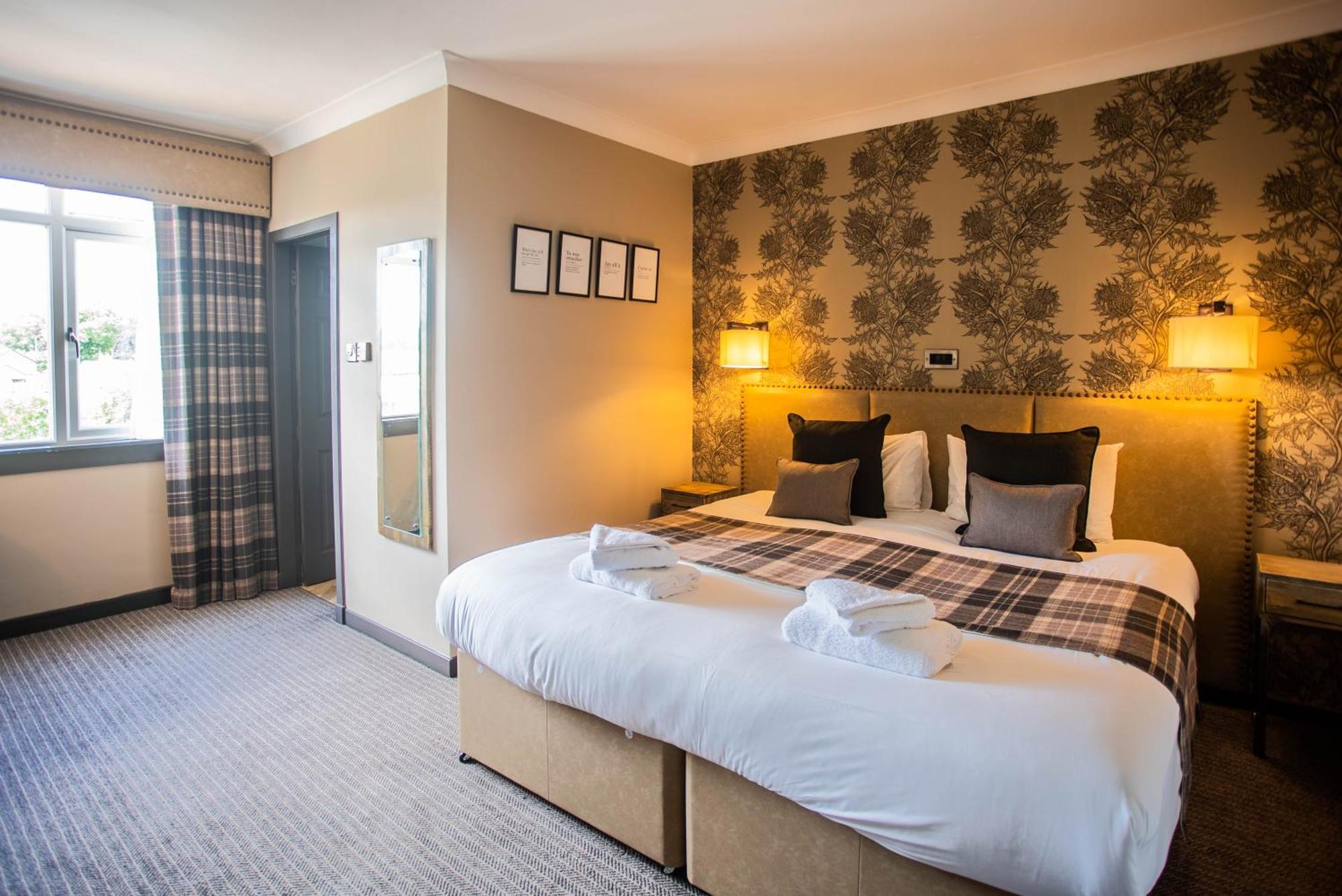 אינרלית'ן Traquair Arms Hotel מראה חיצוני תמונה