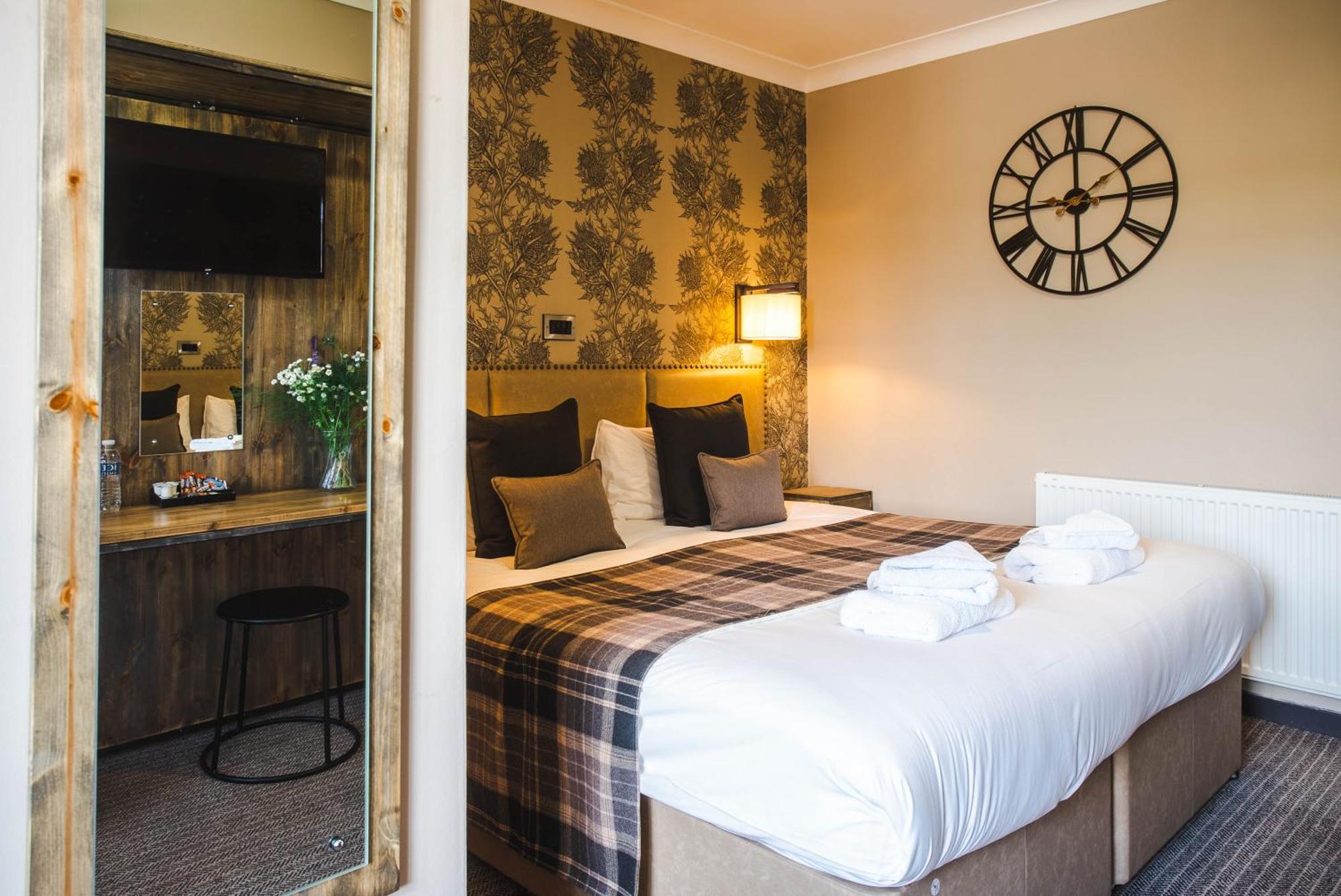 אינרלית'ן Traquair Arms Hotel מראה חיצוני תמונה
